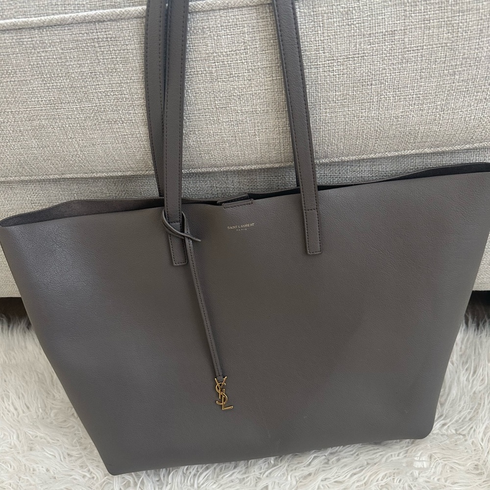 SAINT LAURENT LEATHER TOTE in STORM (grey)